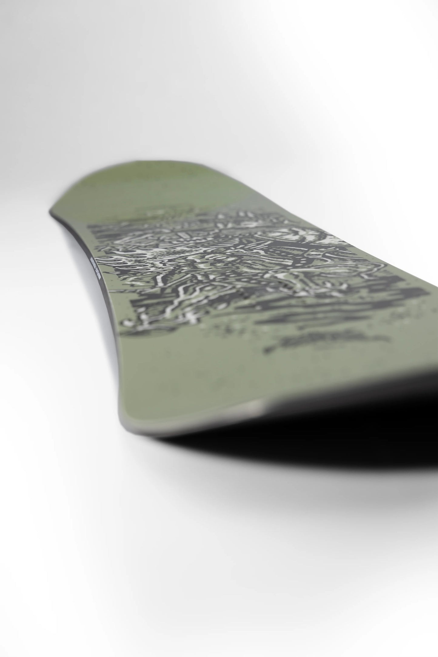 4986:SNOWBOARD CAPITA DARK HORSE