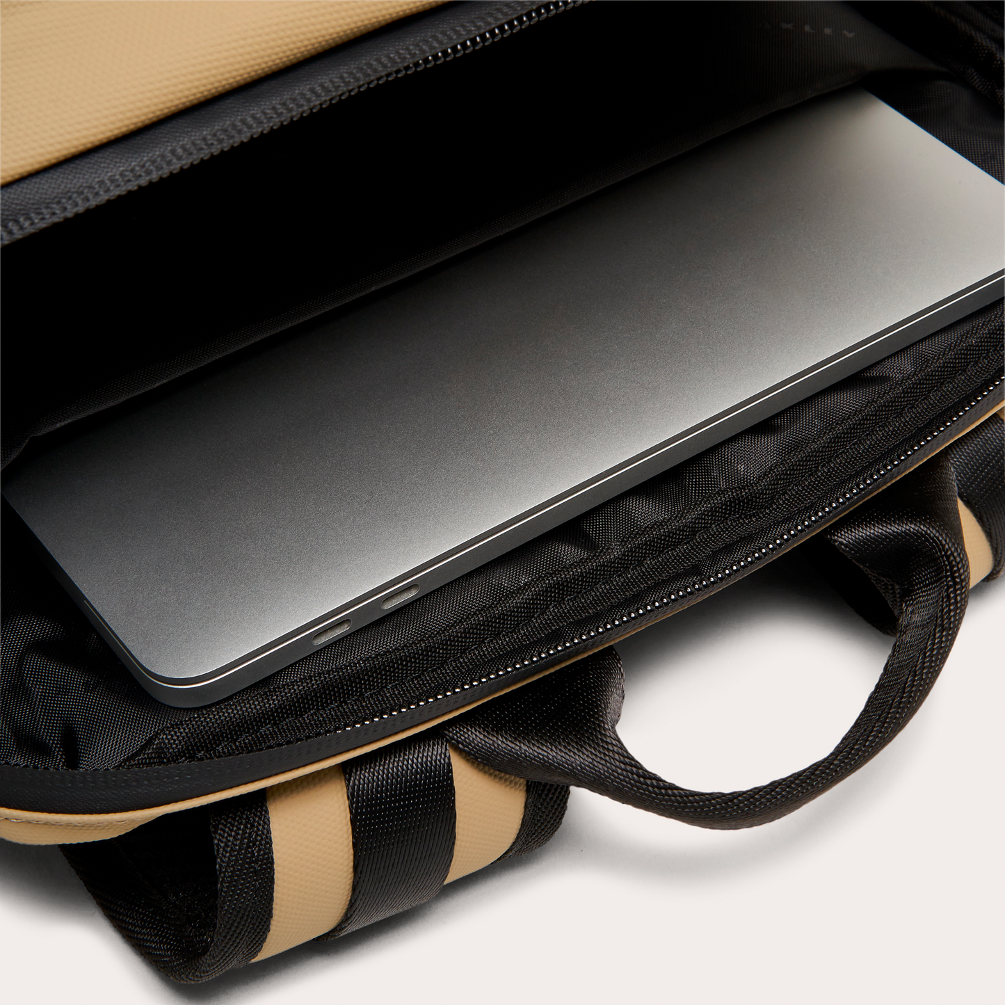 5561:ZAINO OAKLEY ROVER LAPTOP
