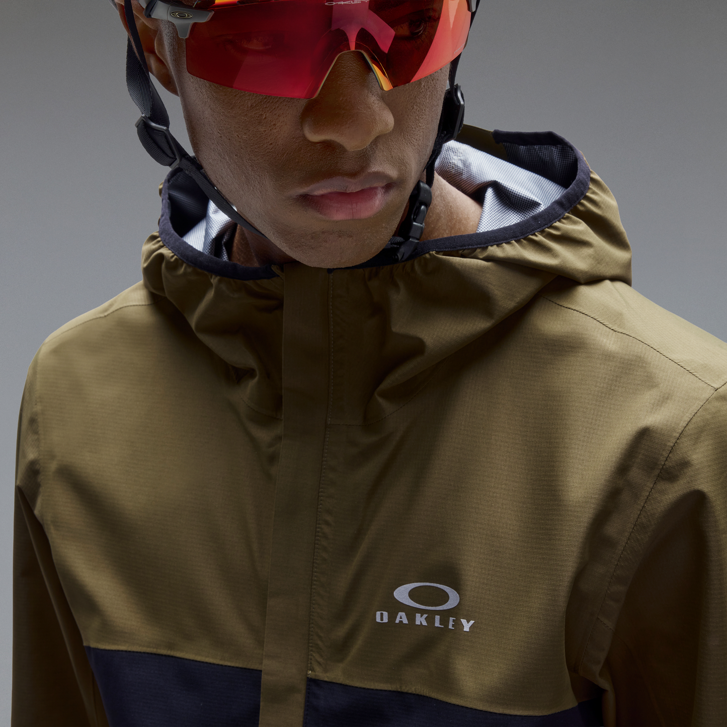 5585:GIACCA OAKLEY SHELL 2.0