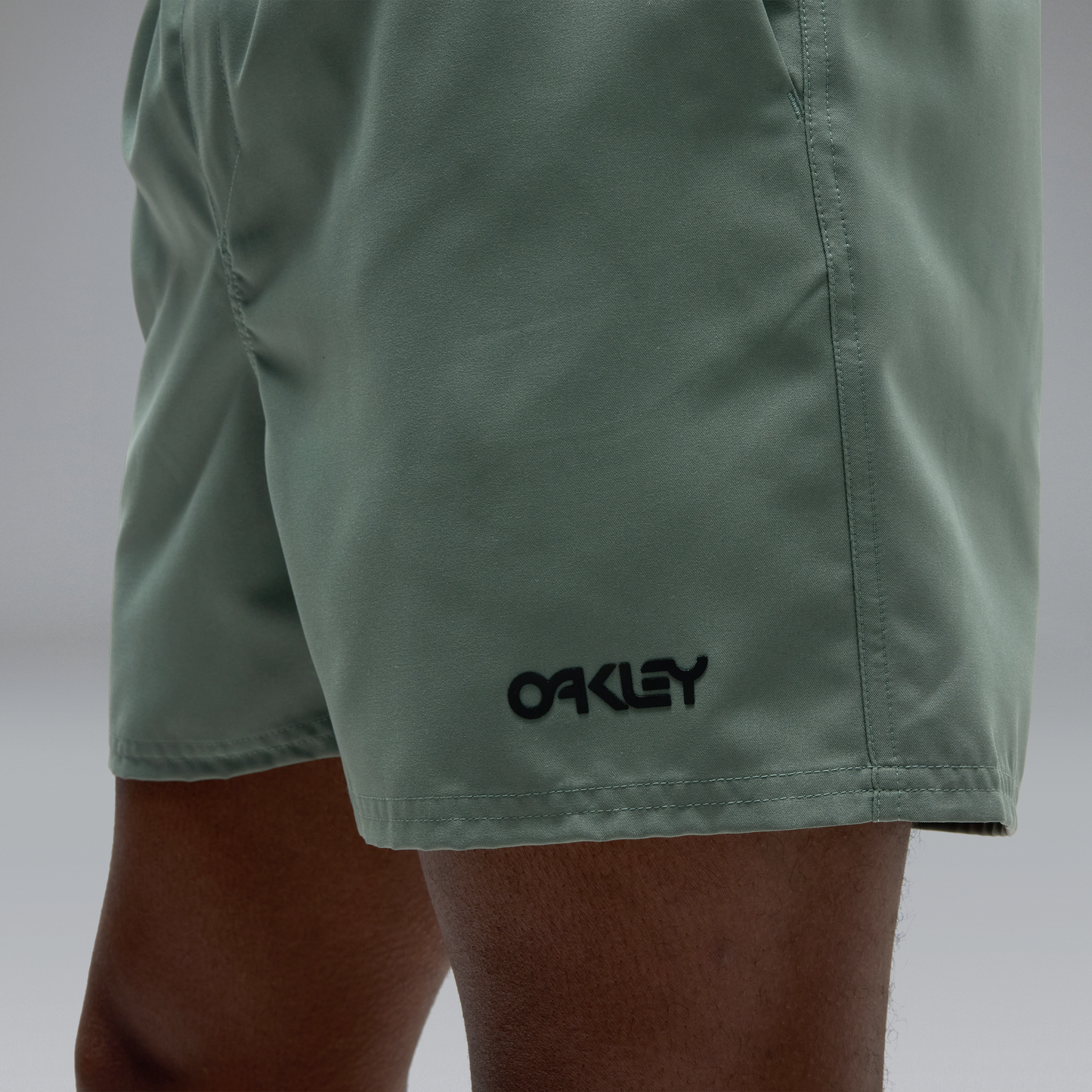 5628:OAKLEY SHORT BEACH 16'